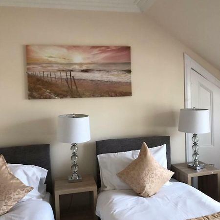 Royal Guest House Nairn Bagian luar foto