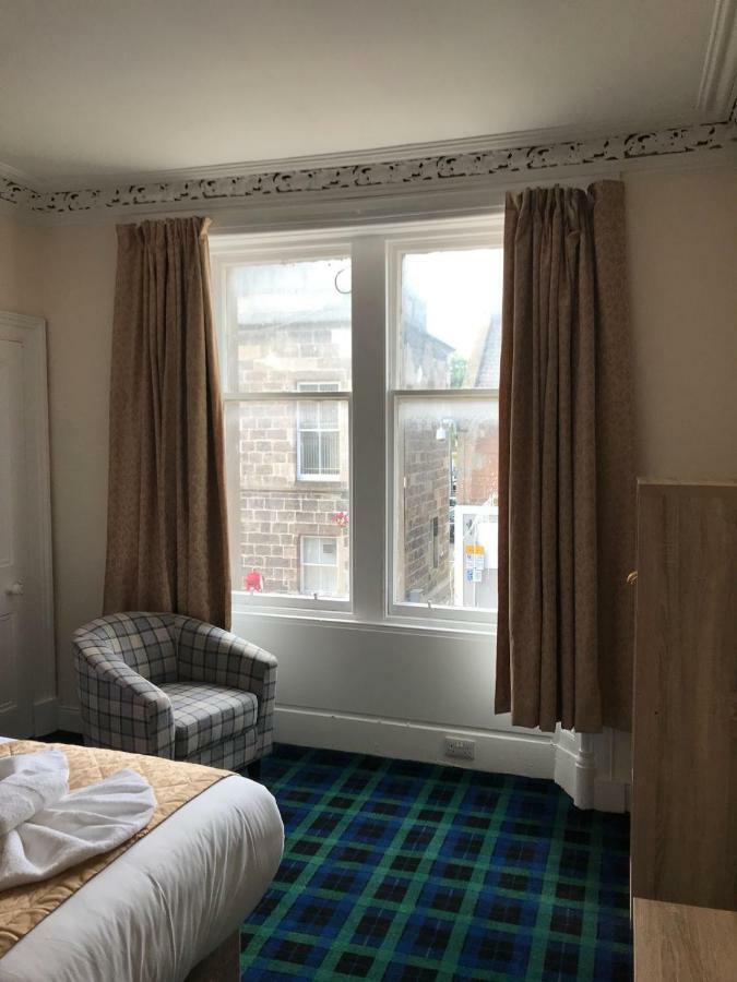 Royal Guest House Nairn Bagian luar foto