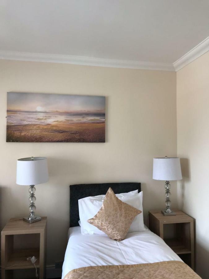 Royal Guest House Nairn Bagian luar foto