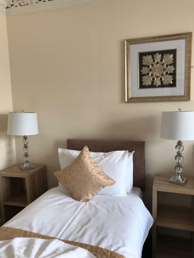 Royal Guest House Nairn Bagian luar foto
