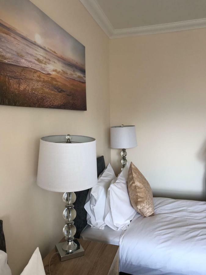 Royal Guest House Nairn Bagian luar foto