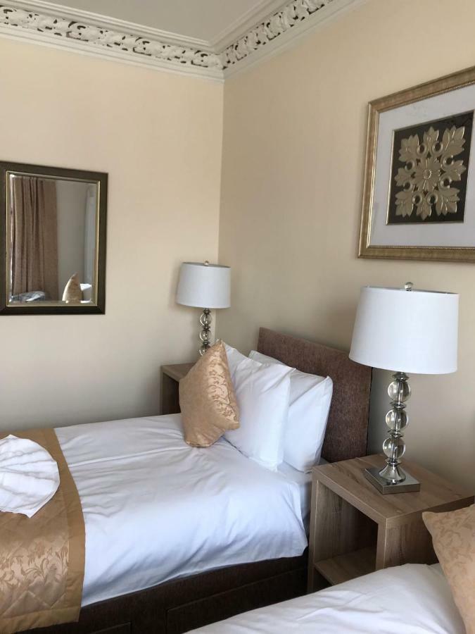 Royal Guest House Nairn Bagian luar foto