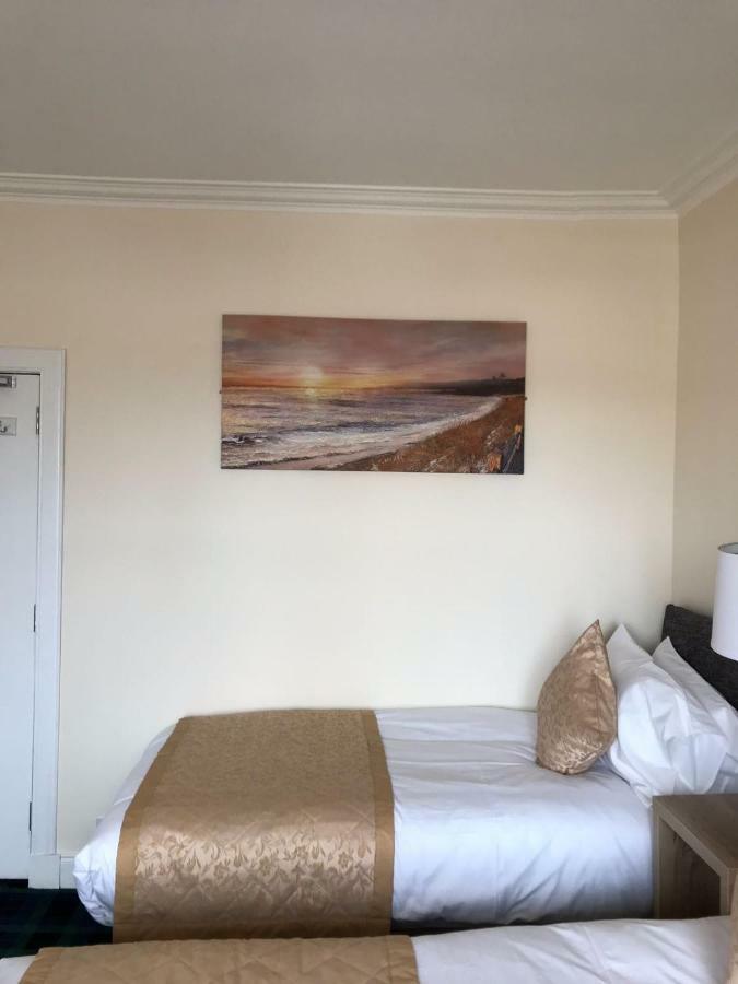 Royal Guest House Nairn Bagian luar foto