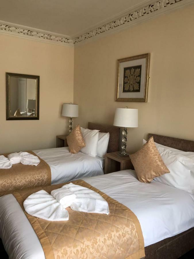 Royal Guest House Nairn Bagian luar foto