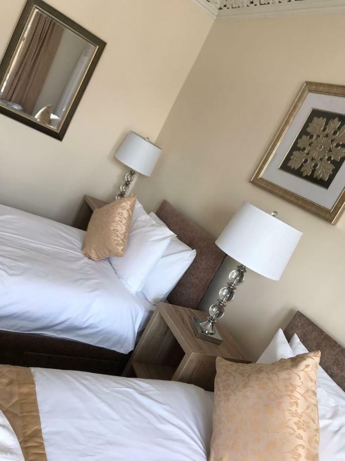 Royal Guest House Nairn Bagian luar foto